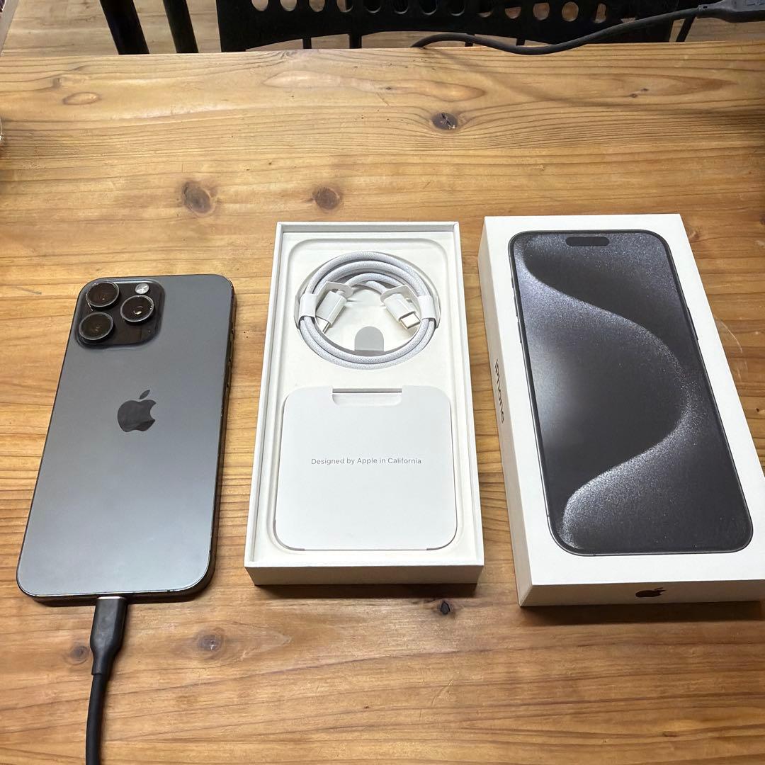 Apple iPhone 15 Pro Black Titanium本体 512 Refurbished iPhone 15 Pro 512GB - Black Titanium (Unlocked) - Apple