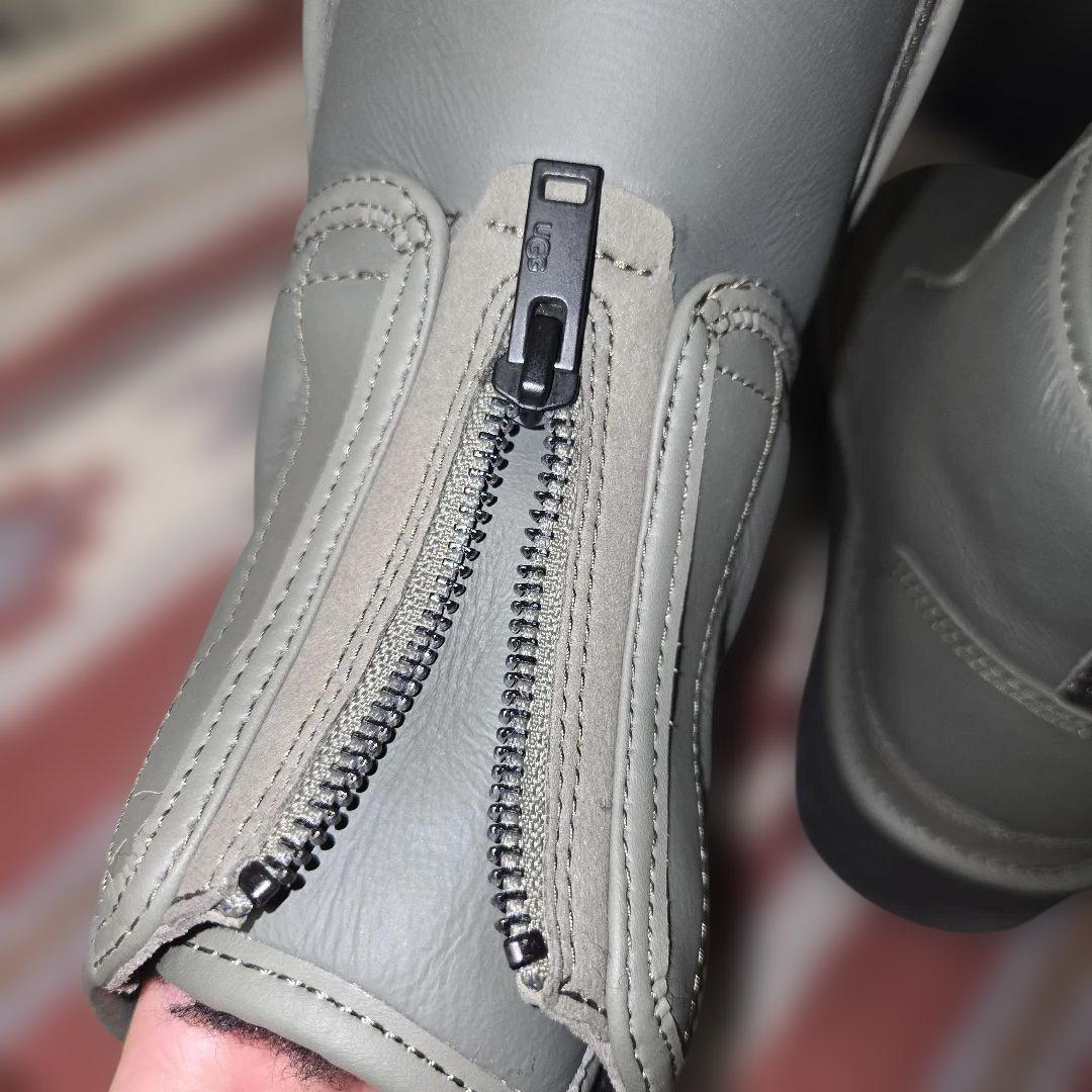 UGG Neumel Platformムートンブーツ ヘイリービーバー着用モデル