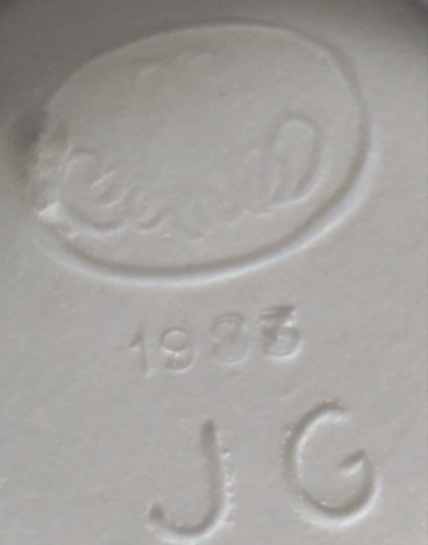 n*1様 マリー・アントワネット・セーヴルの肖像画のメダリオン陶器製