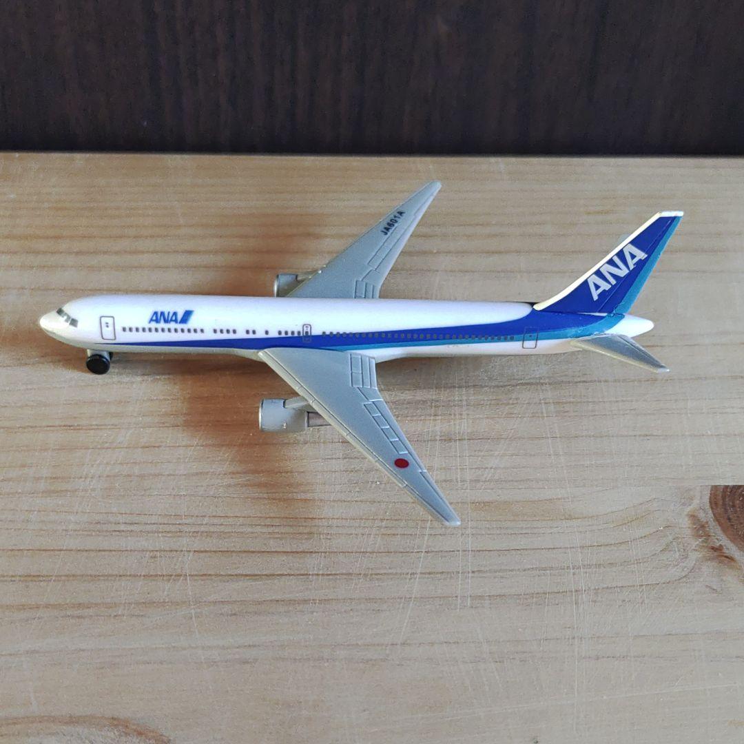 ANA飛行機フィギュア - メルカリ