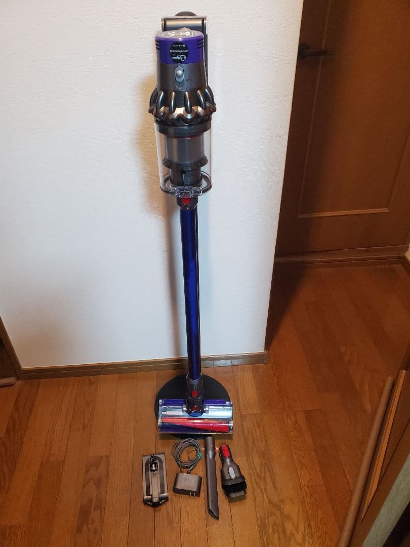 dysonV10 分解清掃動作確認済　スタンド付 ダイソンV10 SV12 美品！ スタンド付き 分解洗浄済み - メルカリ