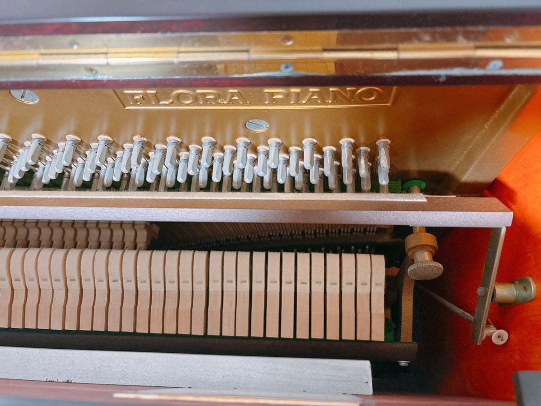 アールウィンザー EARL WINDSOR アップライトピアノ W112 - メルカリ