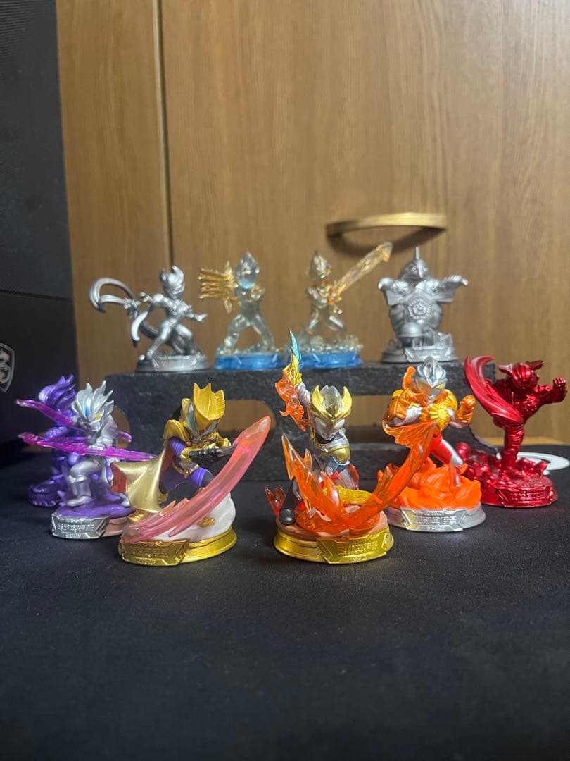 ウルトラマン 英雄集結 10体セット＋カード付き - メルカリ