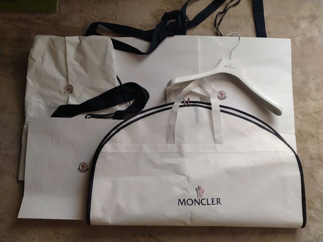 wiIIiさま専用モンクレール　ガーメントケース&ハンガー&ショップ袋＆薄紙 wiIIiさま専用モンクレール ガーメントケース&ハンガー&ショップ袋