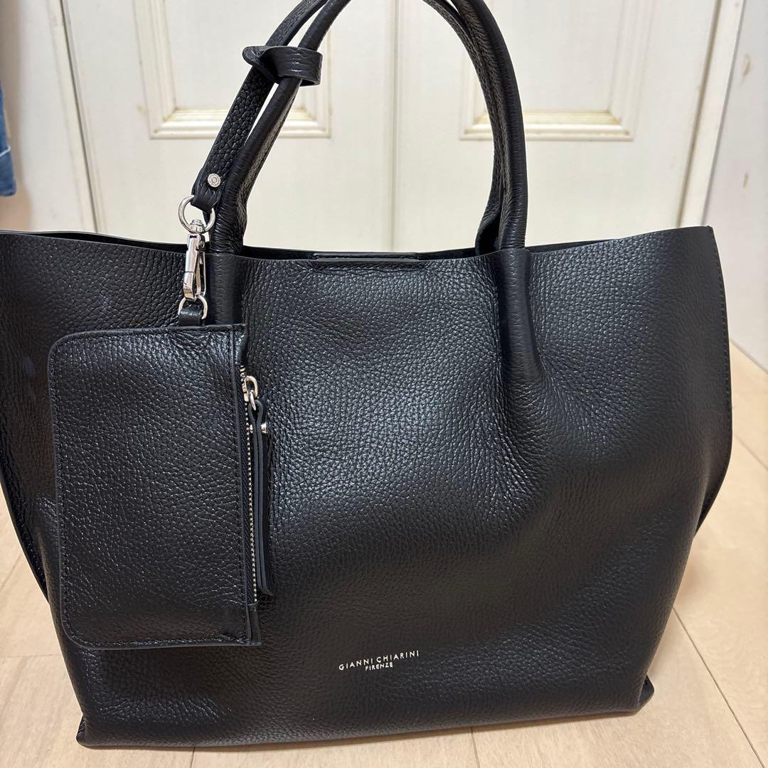 GIANNI CHIARINI 黒 レザー トートバッグ - メルカリ
