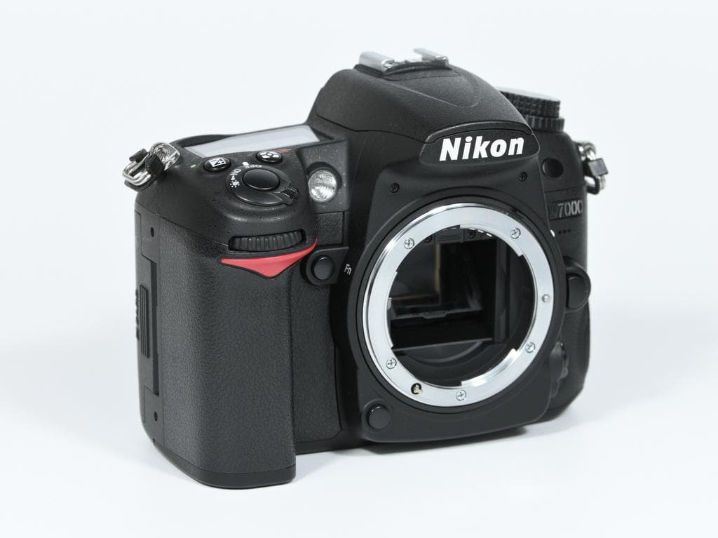 【超美品】 ニコン　Nikon D7000 ボディ 《ショット数2800》