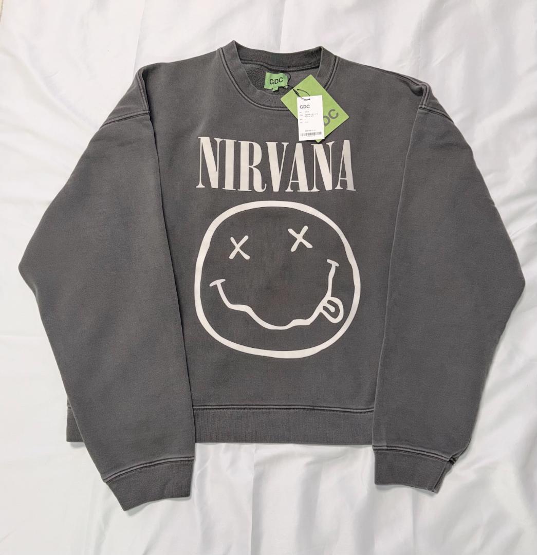 谷*成様 キムタク着 GDC × NIRVANA コラボ クルーネック スウェ - メルカリ