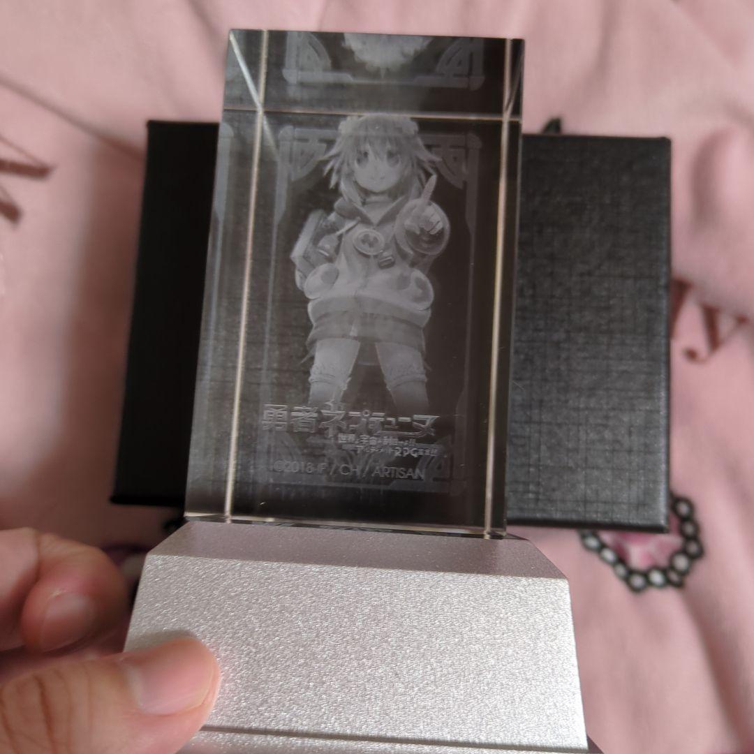 ネプテューヌ、3Dクリスタル - メルカリ