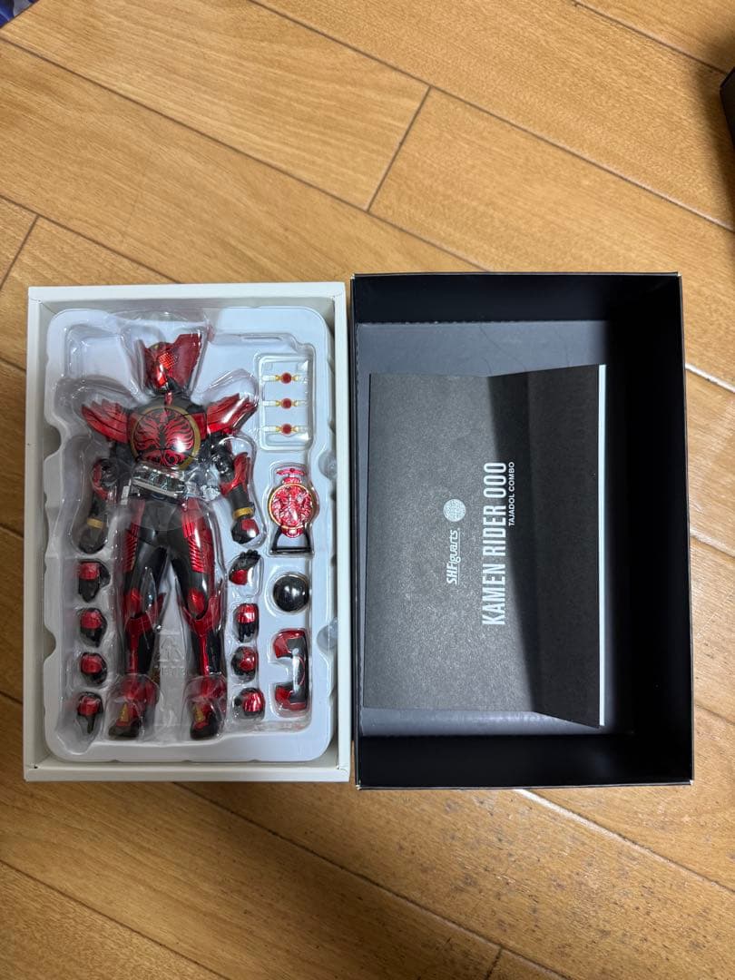 S.H.Figuarts（真骨彫製法） 仮面ライダーオーズ タジャドル コンボ