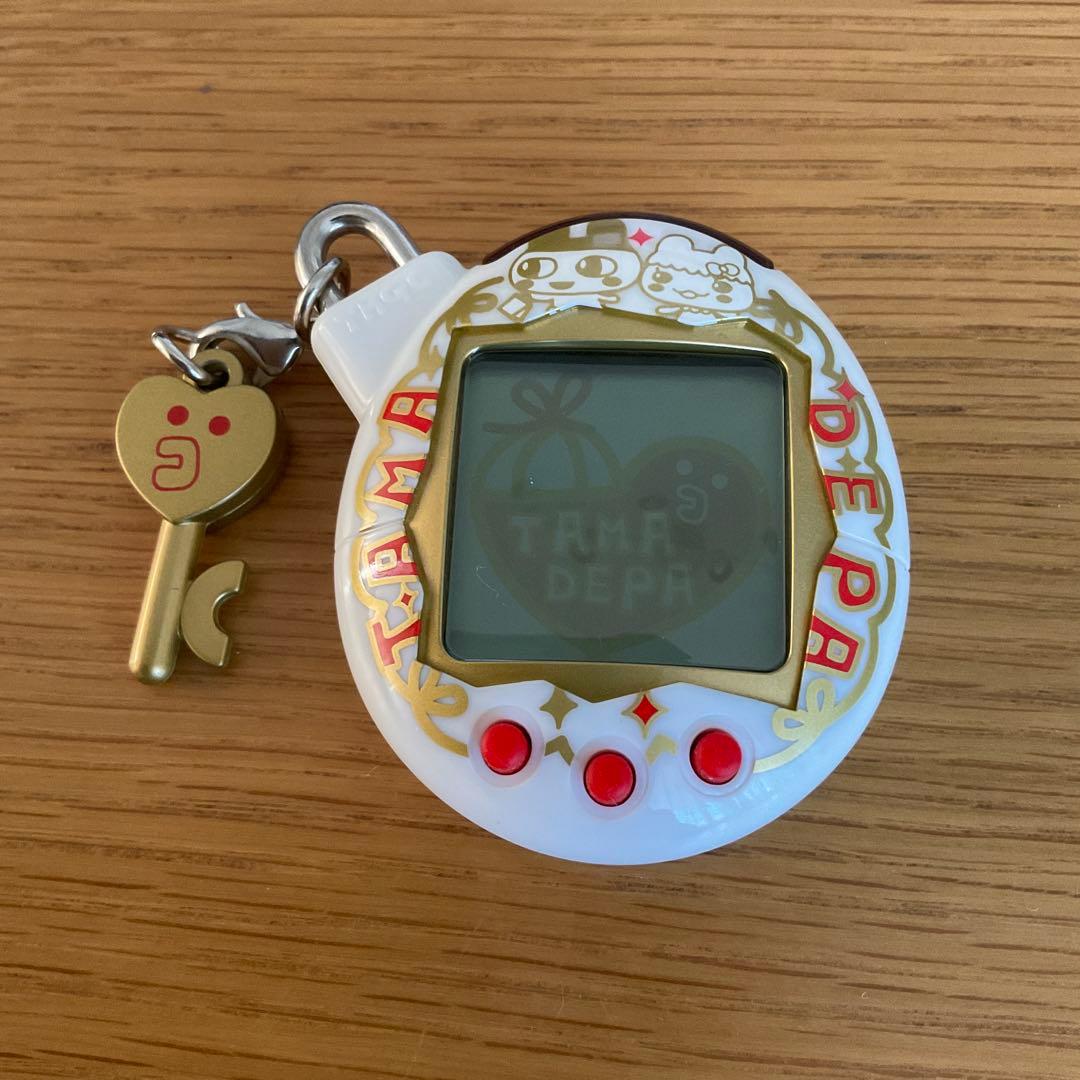 たまごっち　たまごっちデパート限定　ふぁみりーイロイロたまごっちプラス　デパたま たまデパ限定デザイン いぇー ふぁみりーイロイロ たまごっちプラス