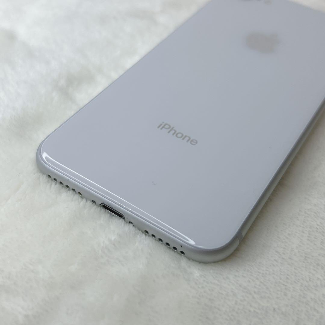 ✨美品✨ iPhone8 ホワイト　64GB 最大容量78%