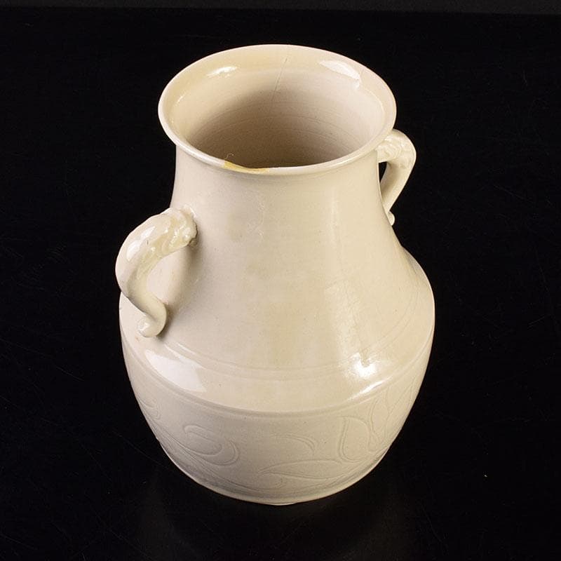 中国 徳化窯白磁 刻花文 双耳瓶 C 6946 - メルカリ