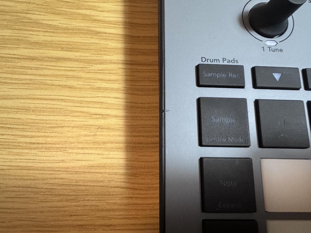 NOVATION / Circuit Rhythm サンプラー リズムマシン