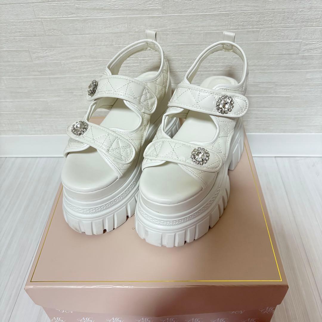 ミシェルマカロン 厚底サンダル 白 Lサイズ 厚底キルティングビジュー