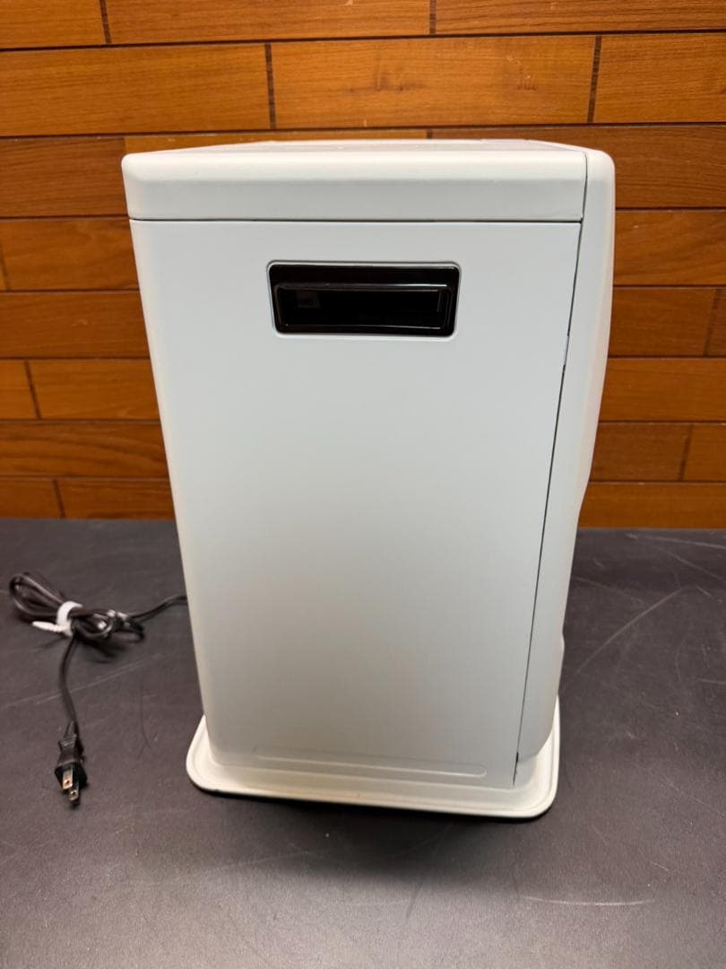 美品高年式 LC-33M(W)マット ホワイト トヨトミ 石油ファンヒーター