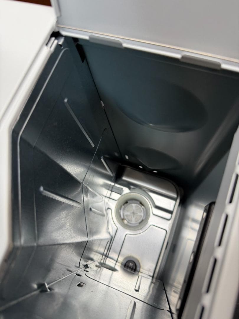 美品高年式 LC-33M(W)マット ホワイト トヨトミ 石油ファンヒーター