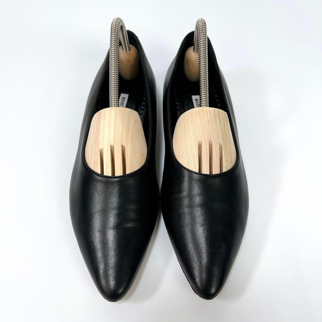 《美品》マノロブラニク レザーパンプス フラットシューズ ブラック 36 箱付き