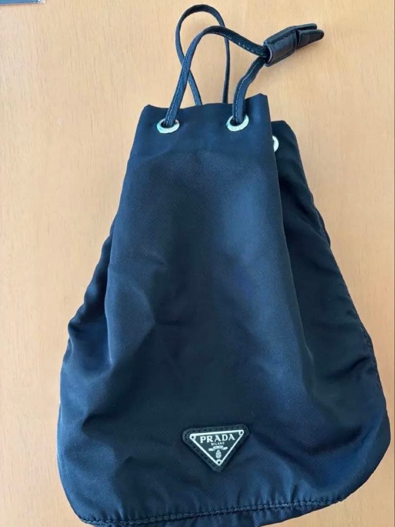 PRADA 三角ロゴナイロンブラックショルダーポーチ 正規品 美品 PRADA プラダ アクセサリーポーチミニバッグ ショルダー