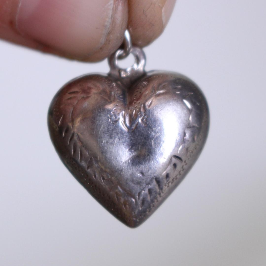 40s スウィートハートジュエリー WW2 シルバー チャーム カービング