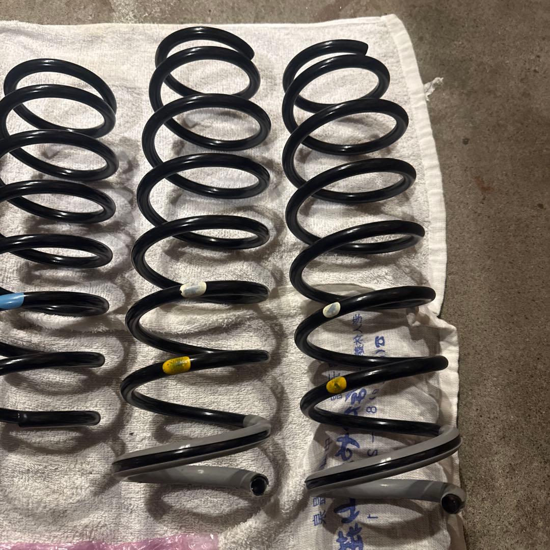 JB64W ジムニー純正ショックアブソーバ -4本セット 新車はずし