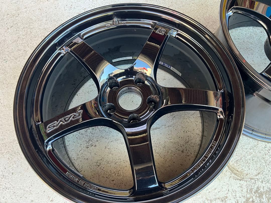 RAYS gram lights 57CR 18インチ 9.5j 114.3