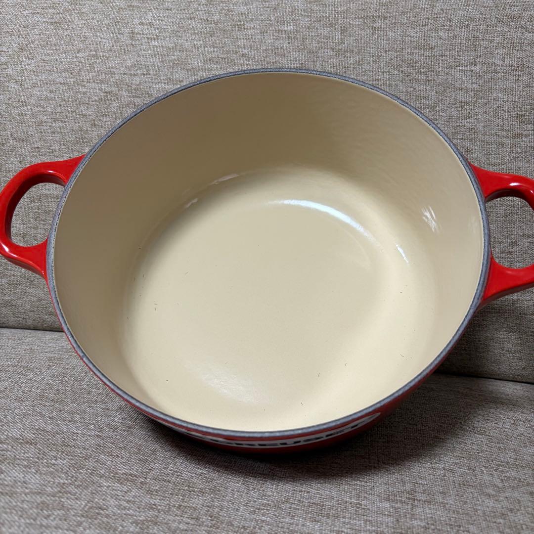 LE CREUSET ココットロンド　チェリーレッド 両手鍋 2.4L