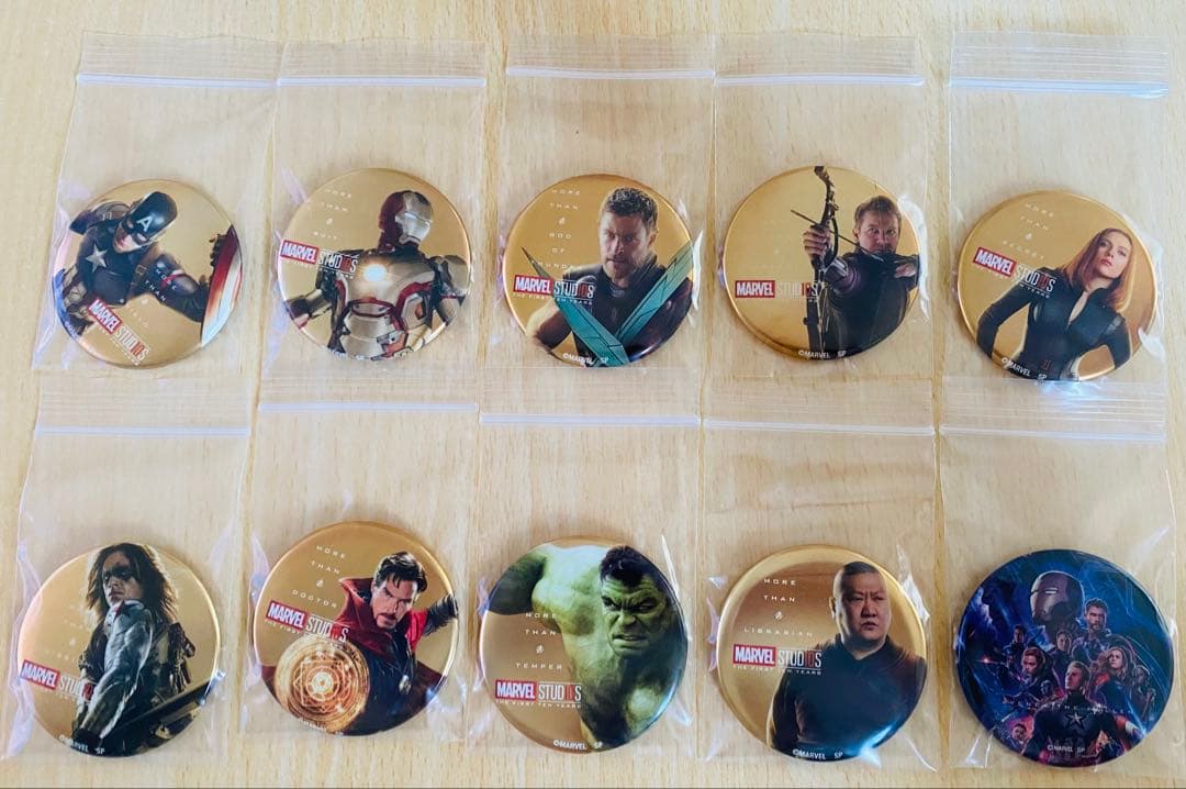MARVEL アベンジャーズ 10周年　限定　缶バッジ アベンジャーズ／エンドゲーム アッセンブルカンバッジ 2nd｜商品情報