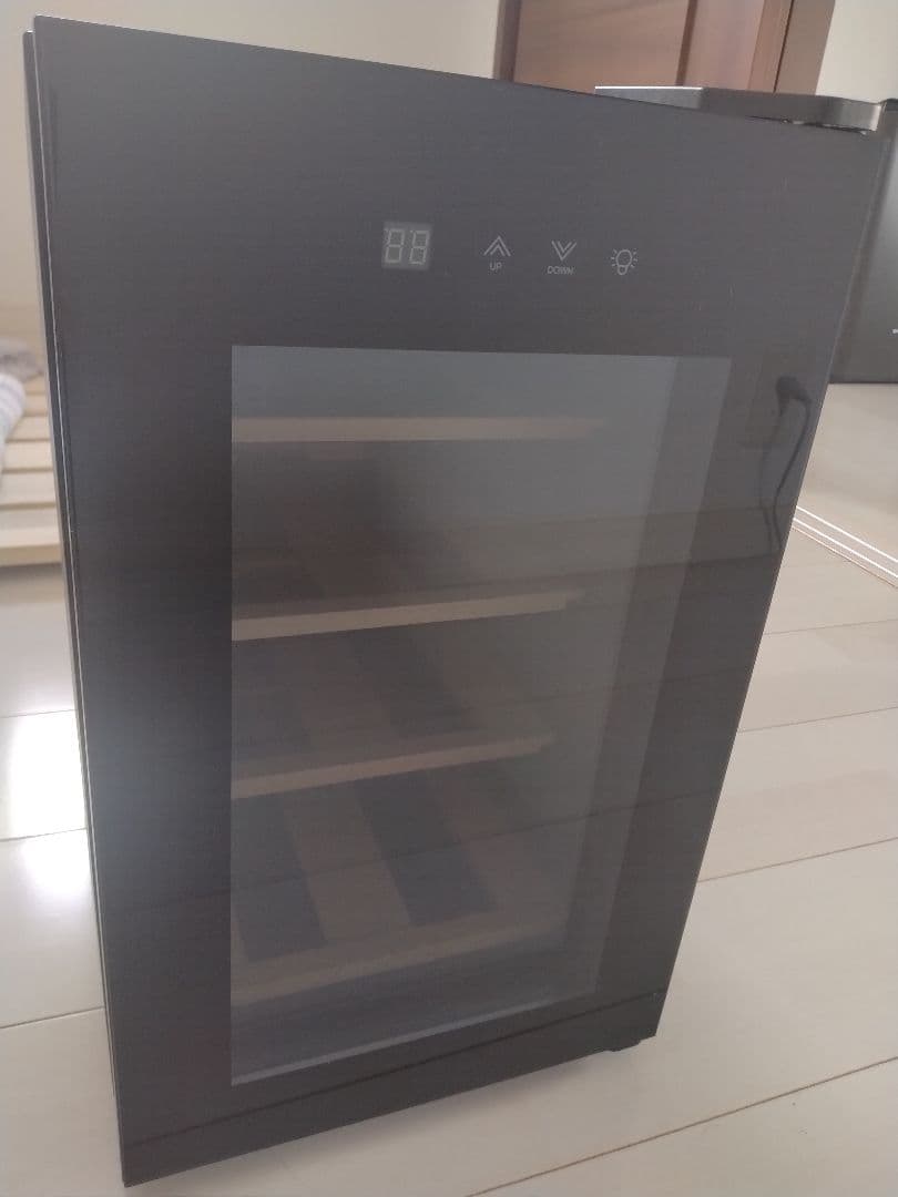 【Nyarome】PlusQ ワインセラー 8本収納 BWC-008P 8ボトル BWC-008P | ワインセラー PlusQ（プラスキュー）公式サイト