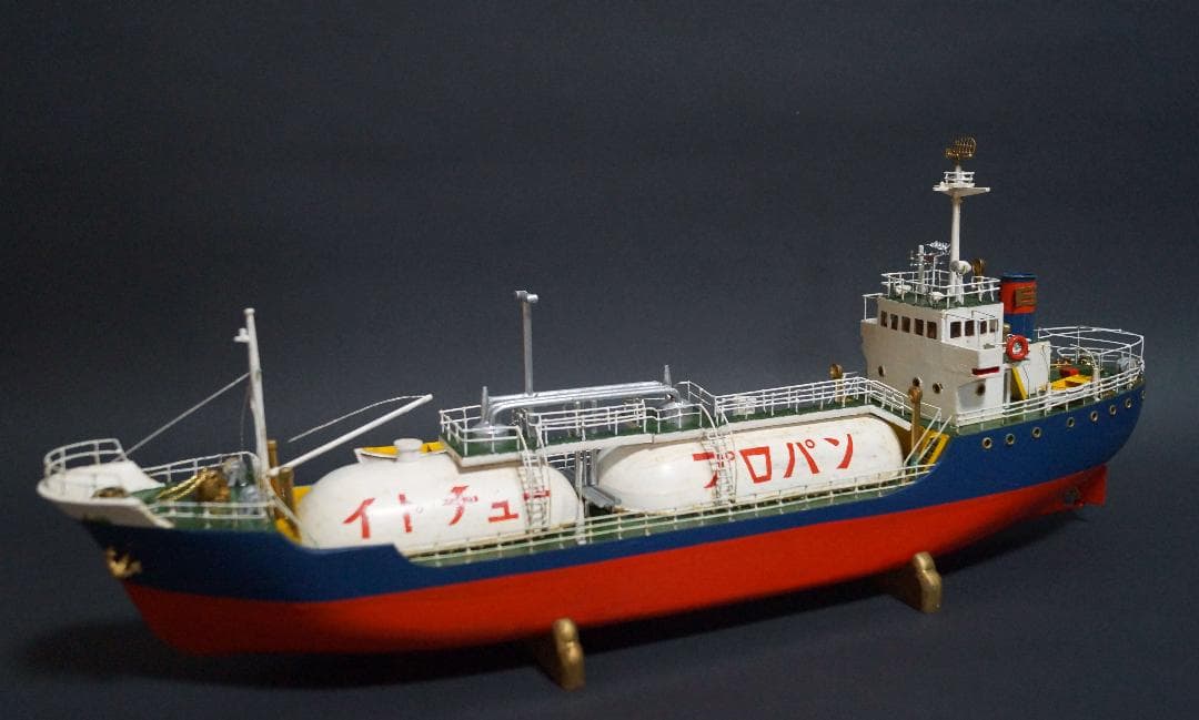 木製漆塗り 伊藤忠プロパン(イトチュー)LPG液化石油ガスタンカー模型