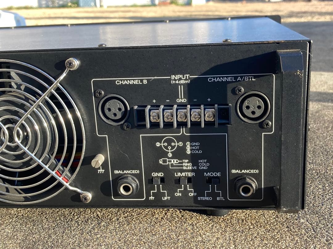 Roland SRA-800 パワーアンプ 700W - メルカリ