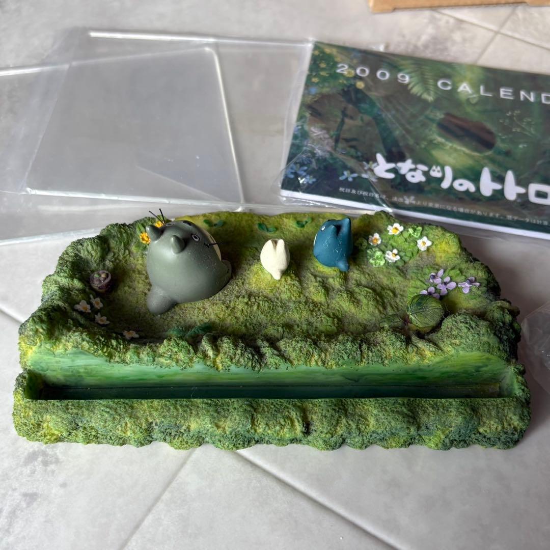 入手困難 スタジオジブリ となりのトトロ カレンダー スタンド 置物