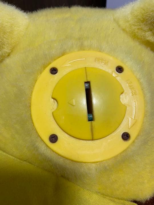 激レア！おしゃべりピカチュウ特大貯金箱 - メルカリ