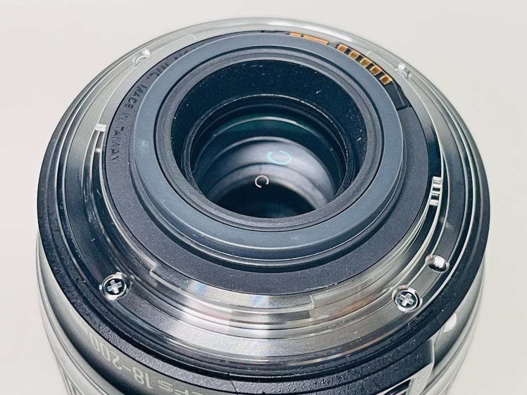 ☆美品☆Canon EF-S 18-200mm F3.5-5.6 IS キヤノン