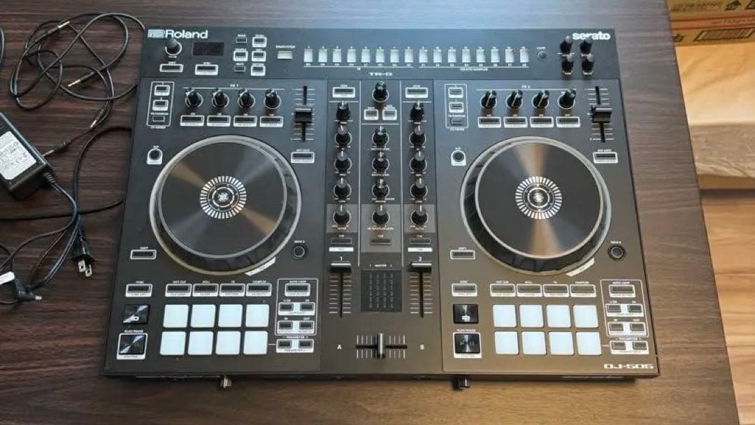 DJ-505 （Serato DJ pro付き） Amazon.com: Roland DJ-505 Two-Channel, Four-Deck Serato DJ