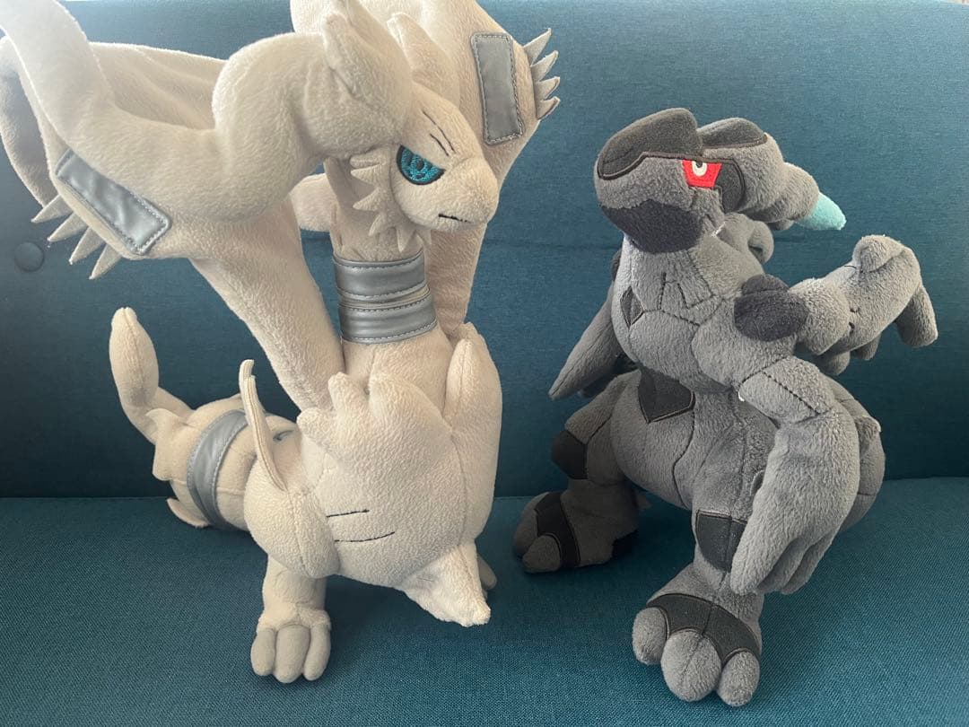 ポケモンセンター レシラム ゼクロム ぬいぐるみ - メルカリ