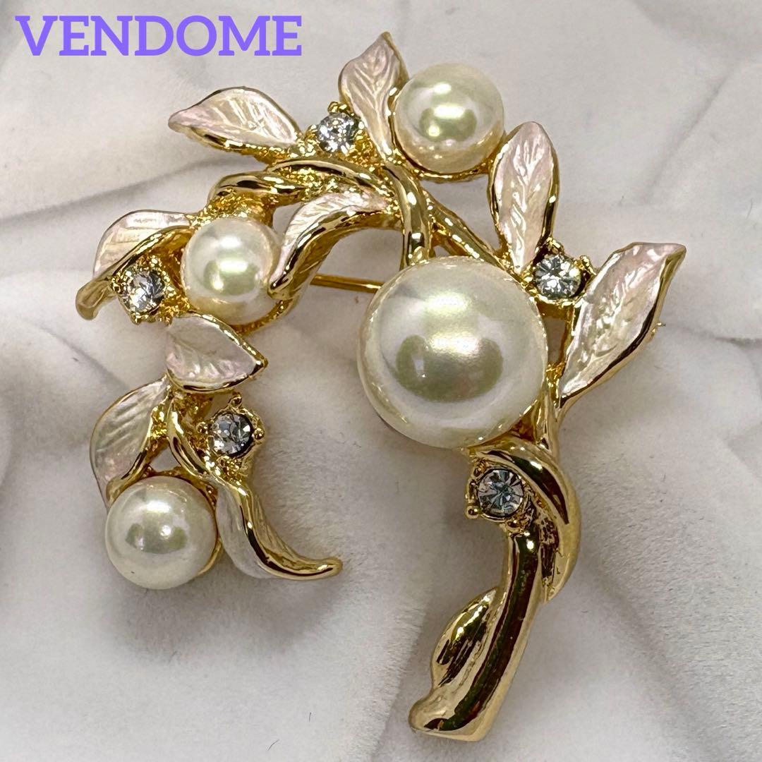 ヴァンドームブティック パール ラインストーン リーフ ブローチ