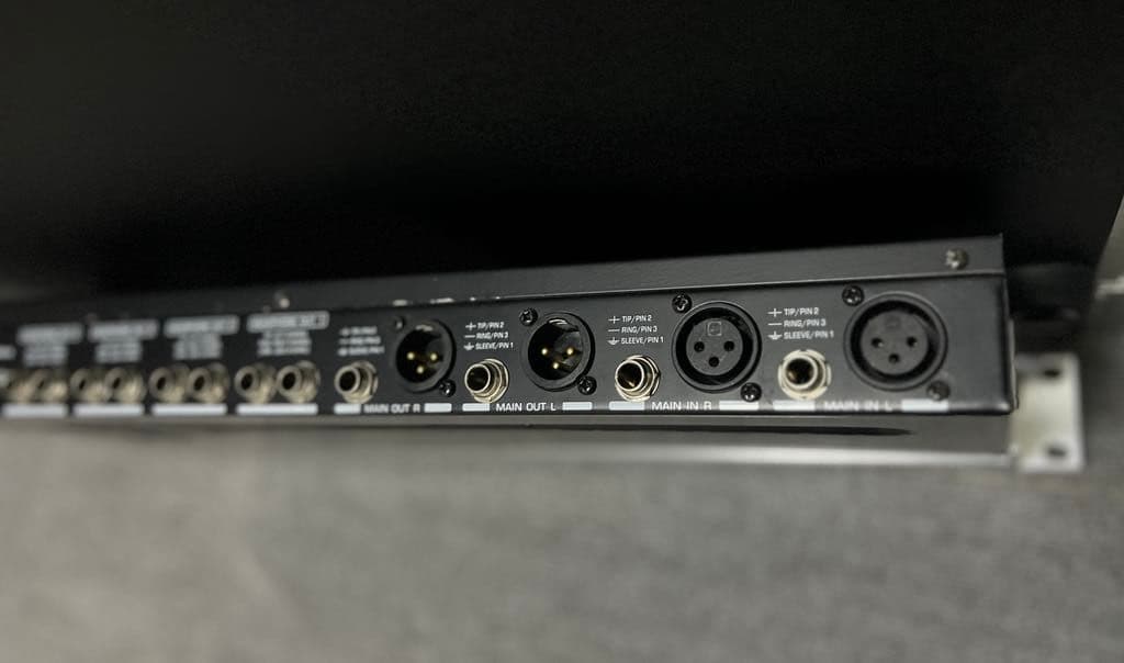 ベリンガー HA4700, SX3040, 3U ラックケースの通販はau PAY