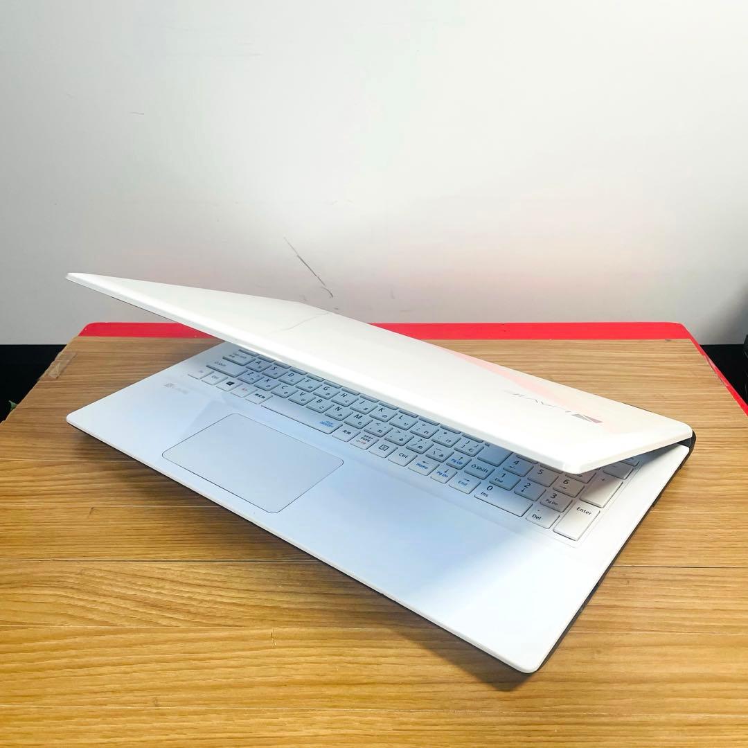 すぐ使える設定済み人気のホワイトSSD256メモリ8ギガカメラwin11