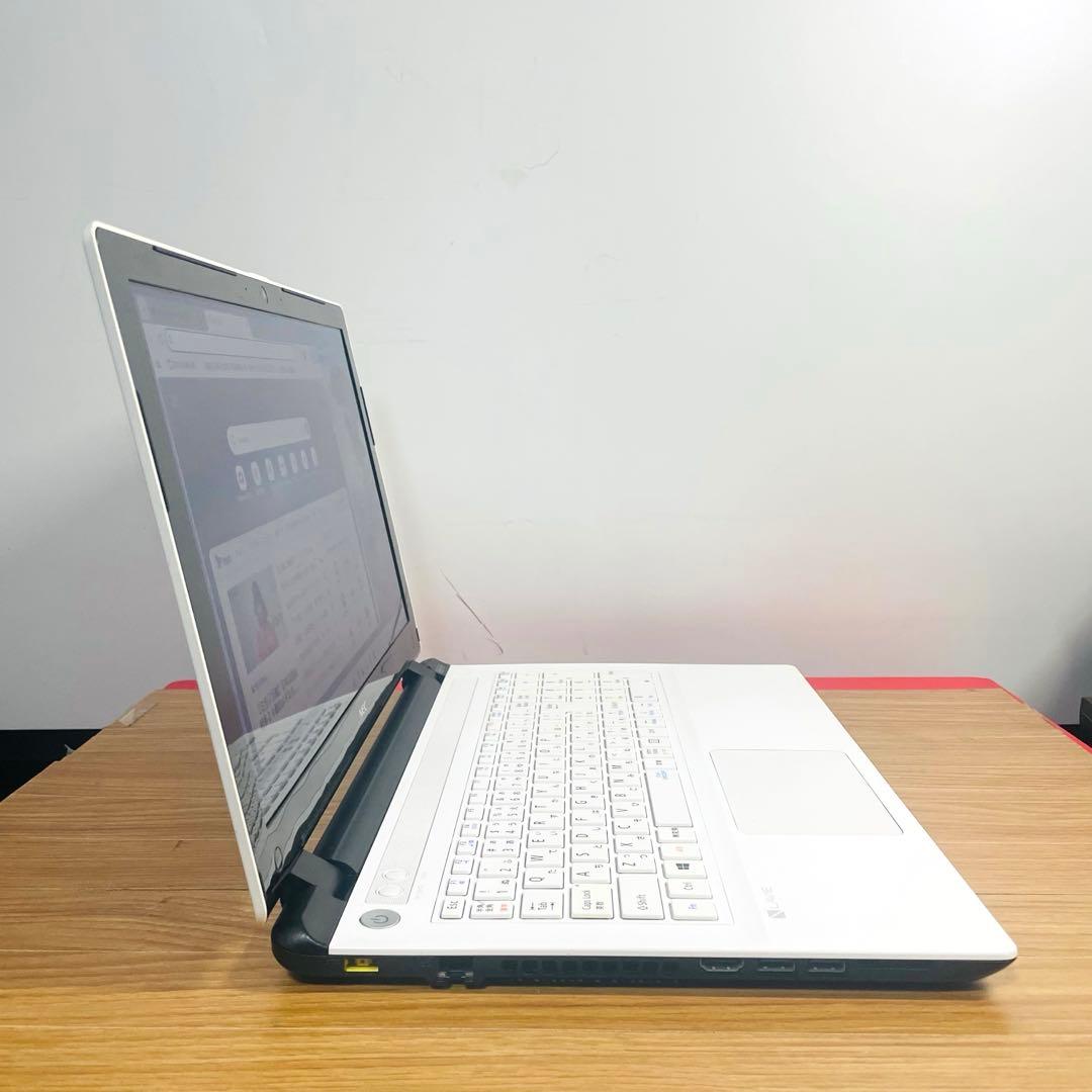 すぐ使える設定済み人気のホワイトSSD256メモリ8ギガカメラwin11