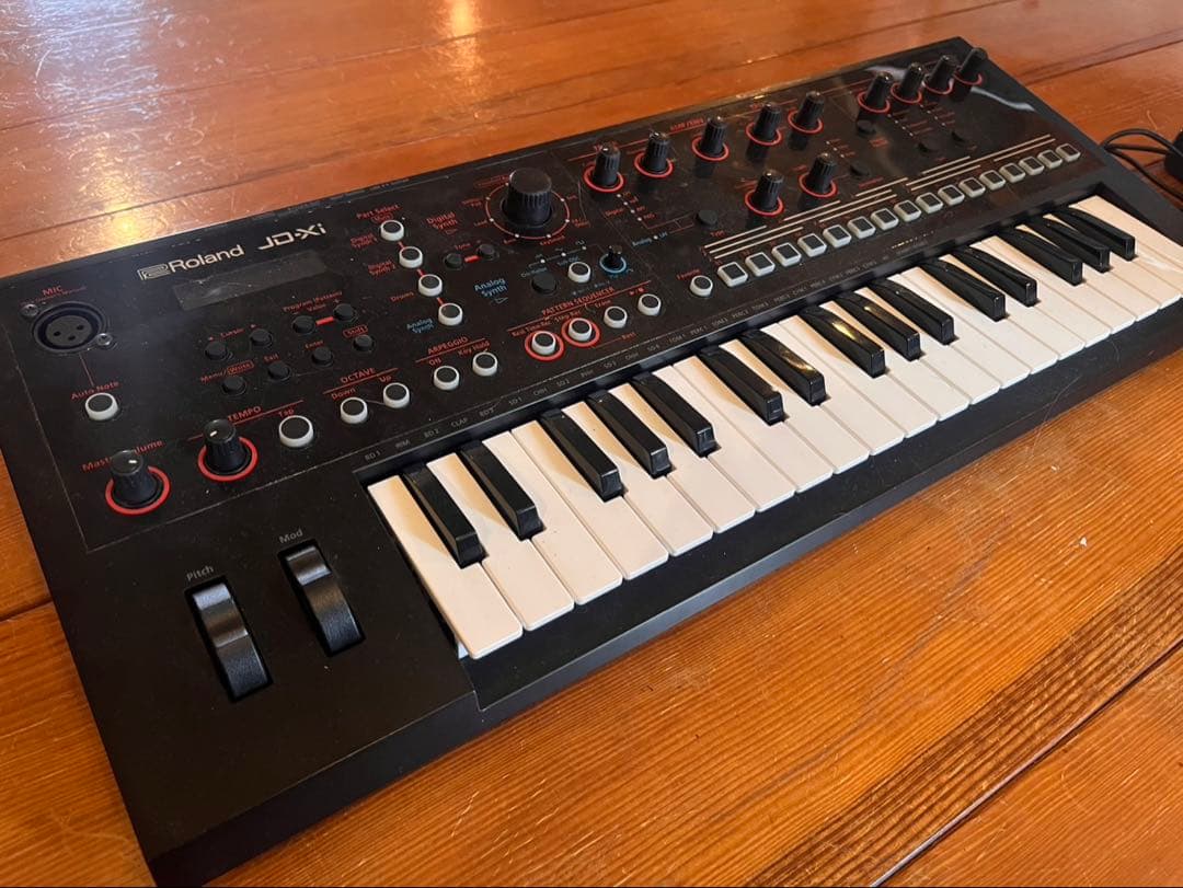 Roland JD-Xi シンセサイザー Roland JD-Xi Interactive Analog/Digital Crossover Synthesizer