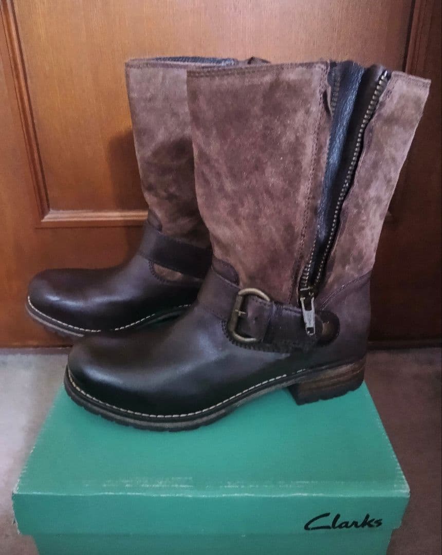 Clarks エンジニアブーツ ブラウン - メルカリ