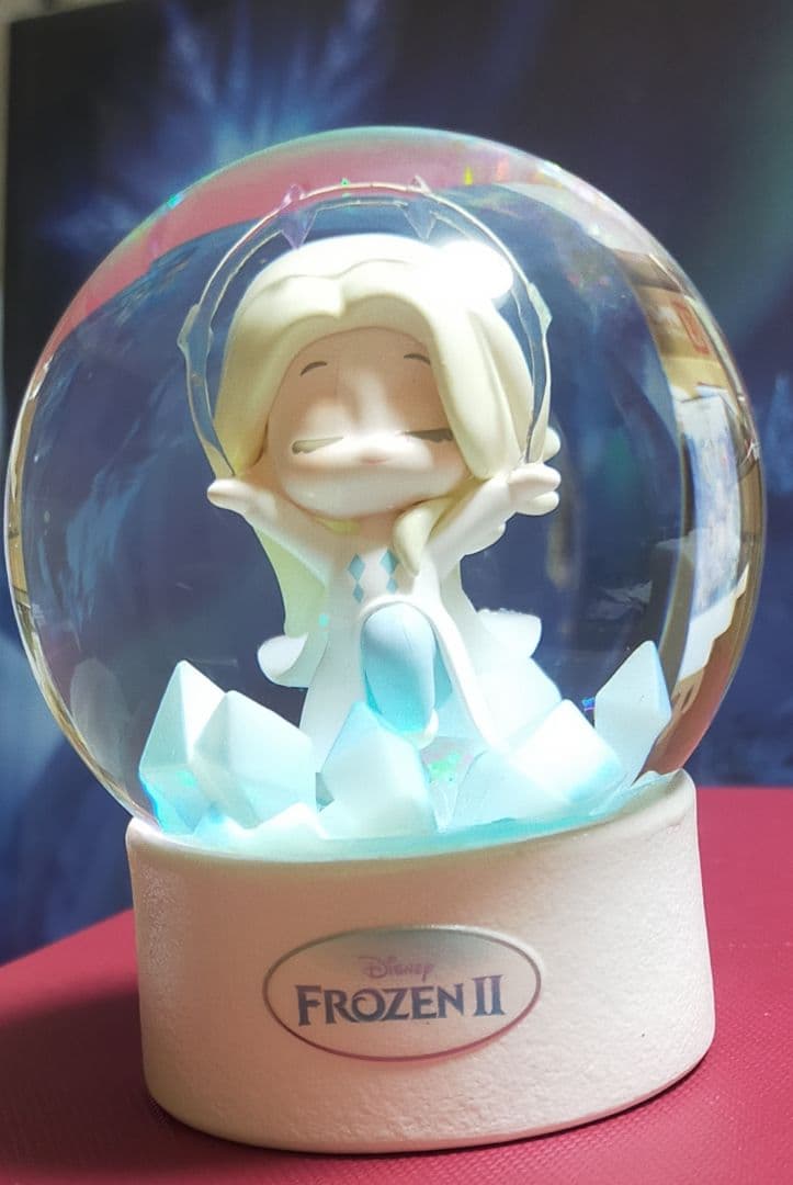 エルサ シークレット 52TOYS スノードーム FrozenII 約10cm - メルカリ
