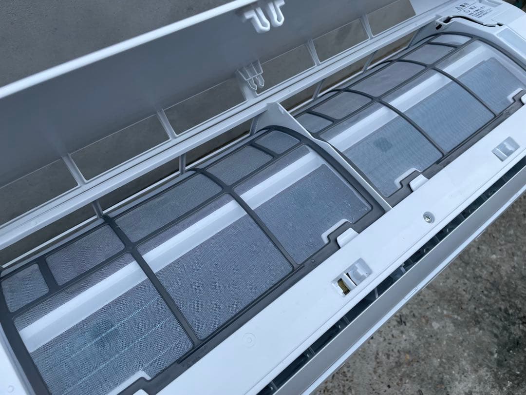 半年使用の美品 ハイセンス 14畳用エアコン HA-S40G2E4