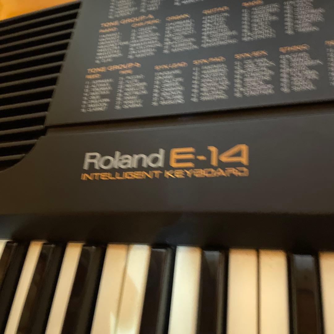 ROLAND E-14 取説が無いのでPDFをダウンロードしてください。