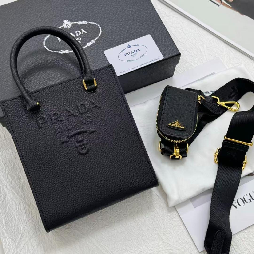 【極美品】ブラック ハンドバッグ 楽天市場】ヴァレクストラ ハンドバッグ Valextra ミラノ ミニ