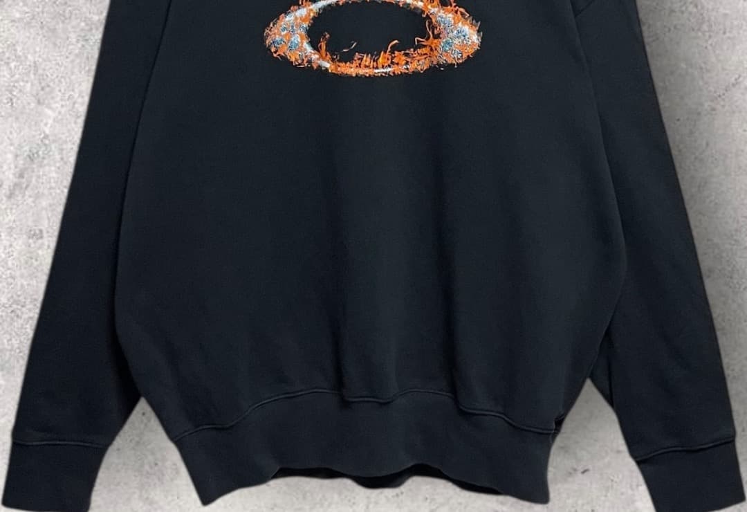 OAKLEY フレイム ロゴ スウェット ストリート ファイヤー ブラック