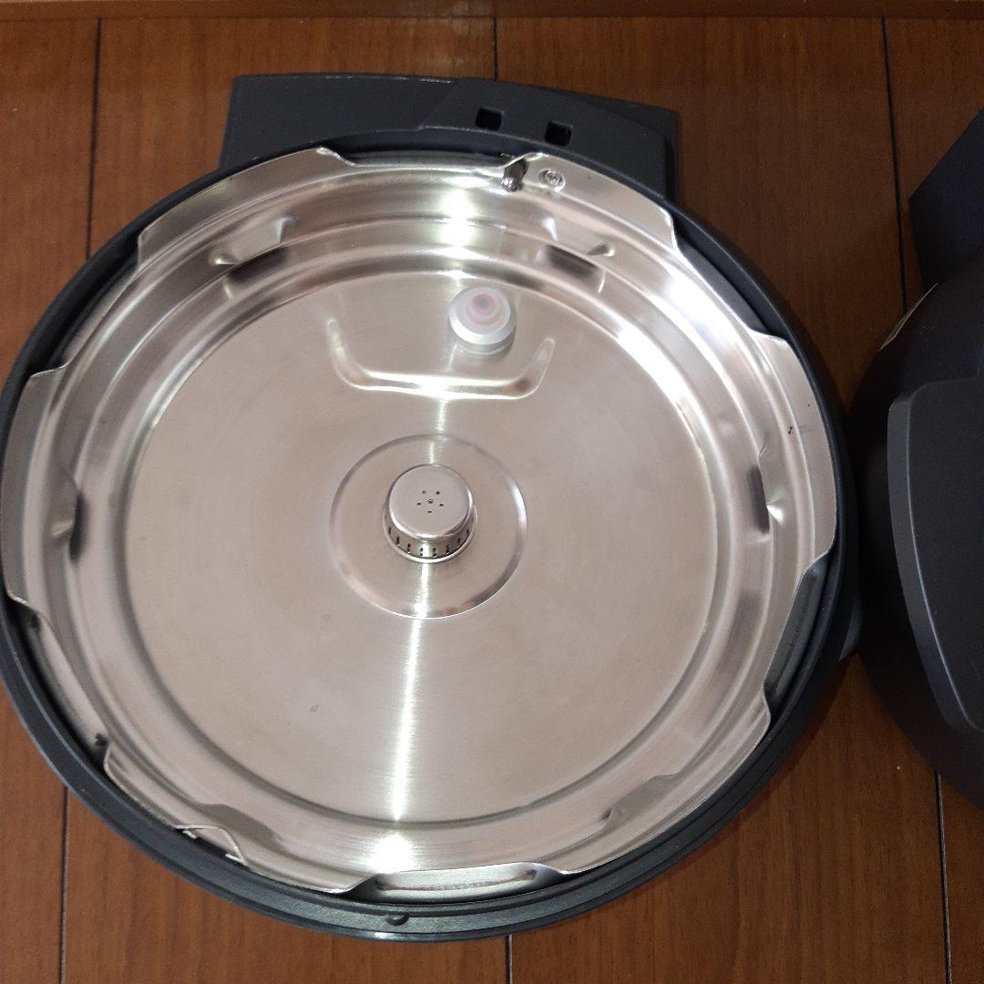 アイリスオーヤマ　電気圧力鍋　IRIS KPC--B　ブラック　2.2L