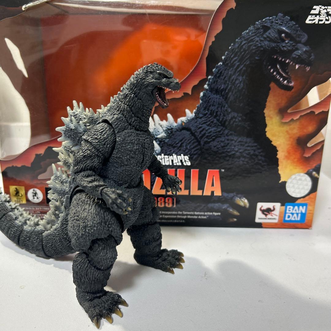 限定値下げ中】S.H.MonsterArts可動フィギュア 1989年 ゴジラ - メルカリ