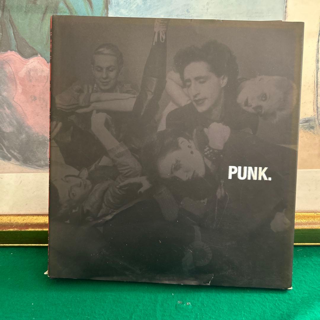 洋書 PUNK. Colegrave & Sullivan Punk: The Definitive Record of a Revolution: Colegrave, Stephen