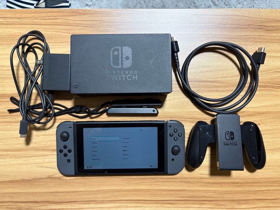 Nintendo Switch グレー 本体 付属品完備 - メルカリ
